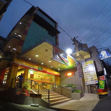 Reddoorz Plus @ Taj Hotel Tuguegarao 外观 照片