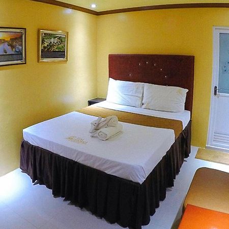 Reddoorz Plus @ Taj Hotel Tuguegarao 外观 照片