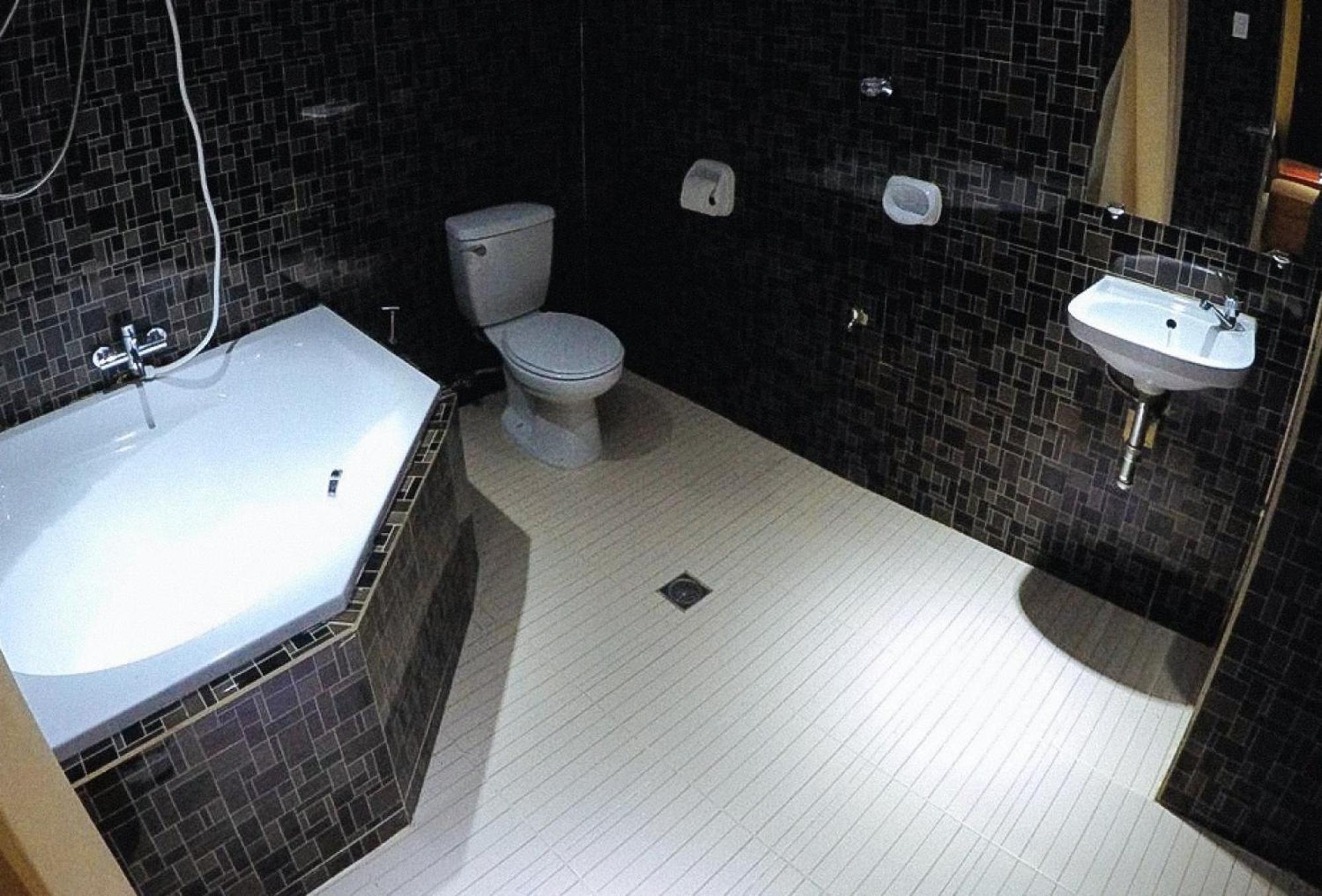 Reddoorz Plus @ Taj Hotel Tuguegarao 外观 照片