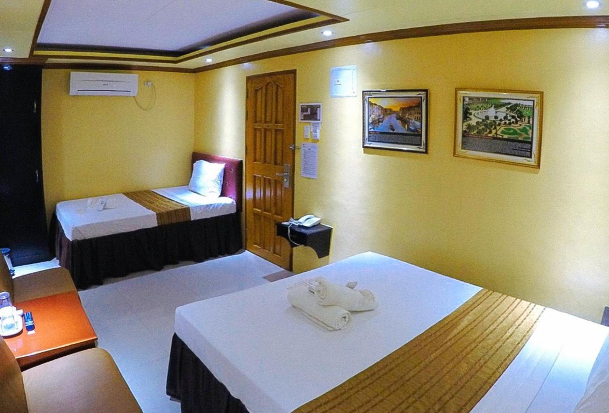Reddoorz Plus @ Taj Hotel Tuguegarao 外观 照片