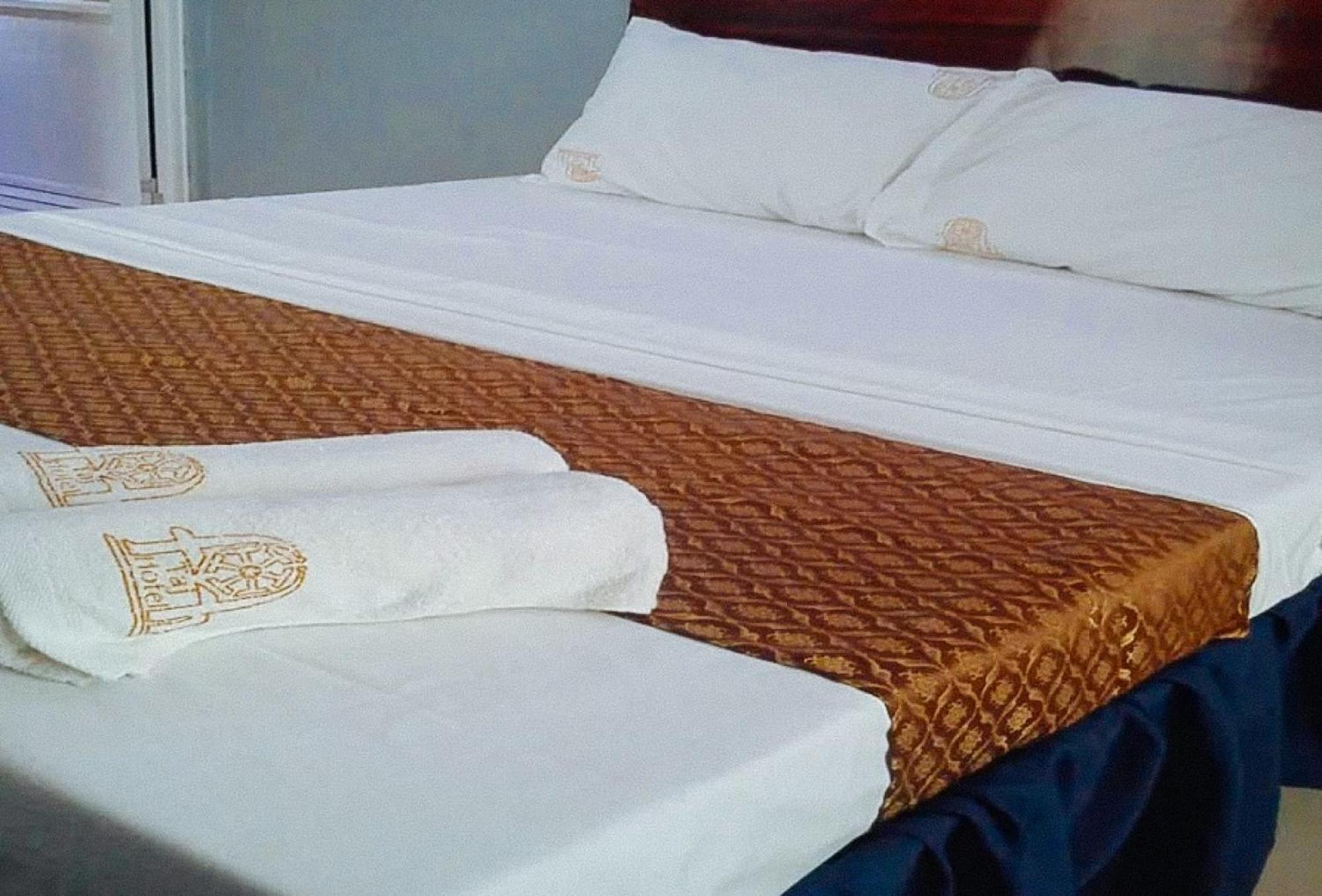 Reddoorz Plus @ Taj Hotel Tuguegarao 外观 照片