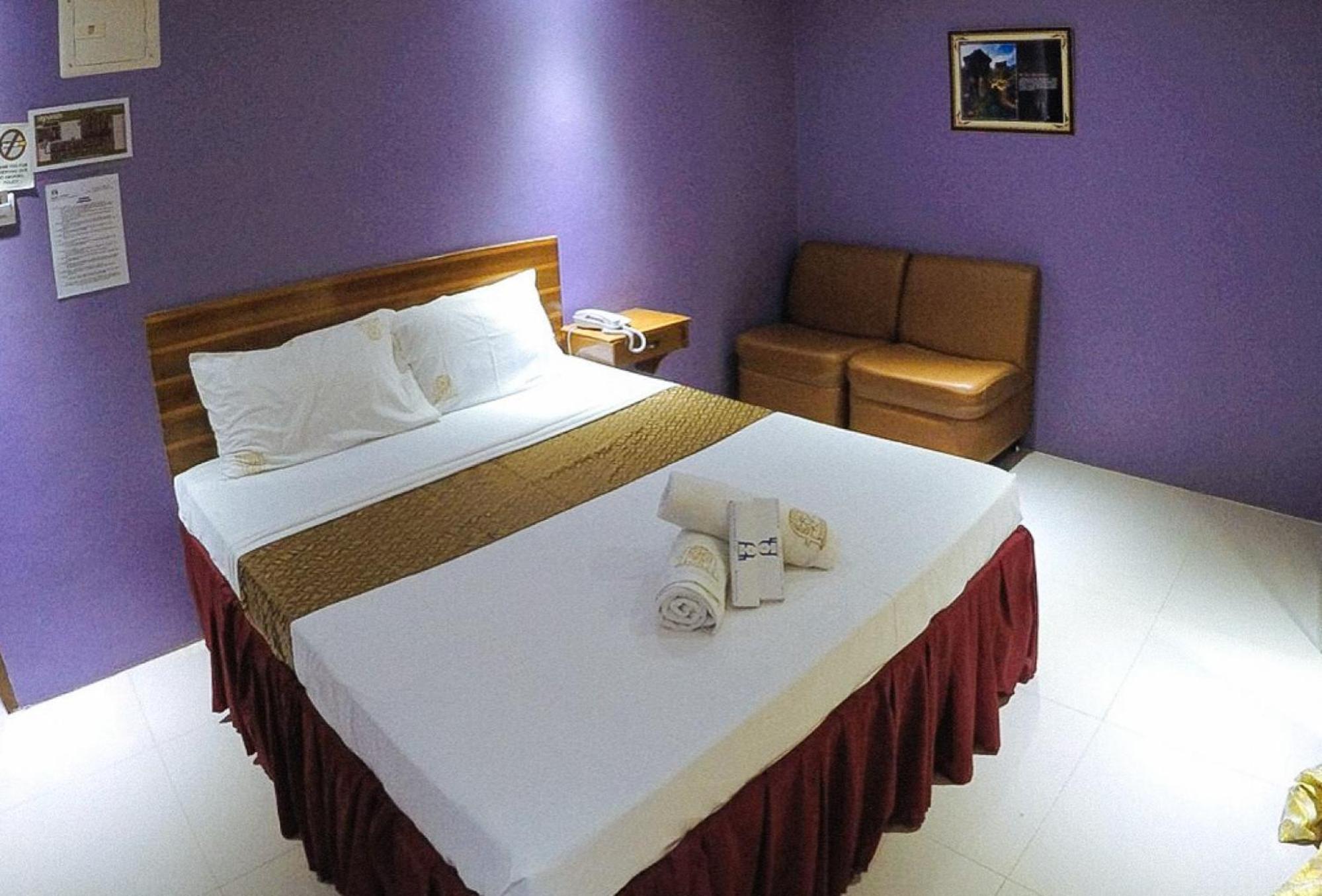 Reddoorz Plus @ Taj Hotel Tuguegarao 外观 照片