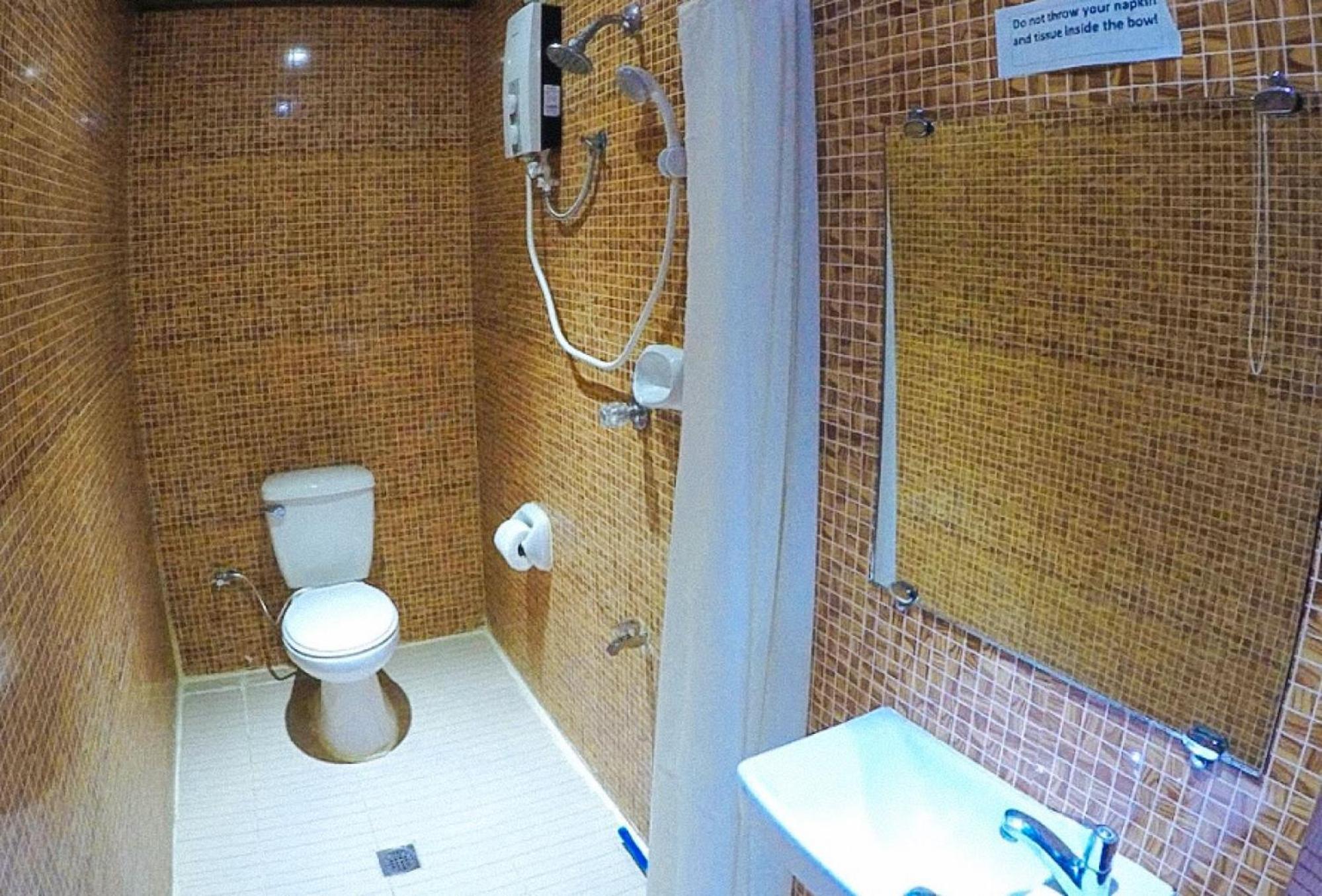 Reddoorz Plus @ Taj Hotel Tuguegarao 外观 照片